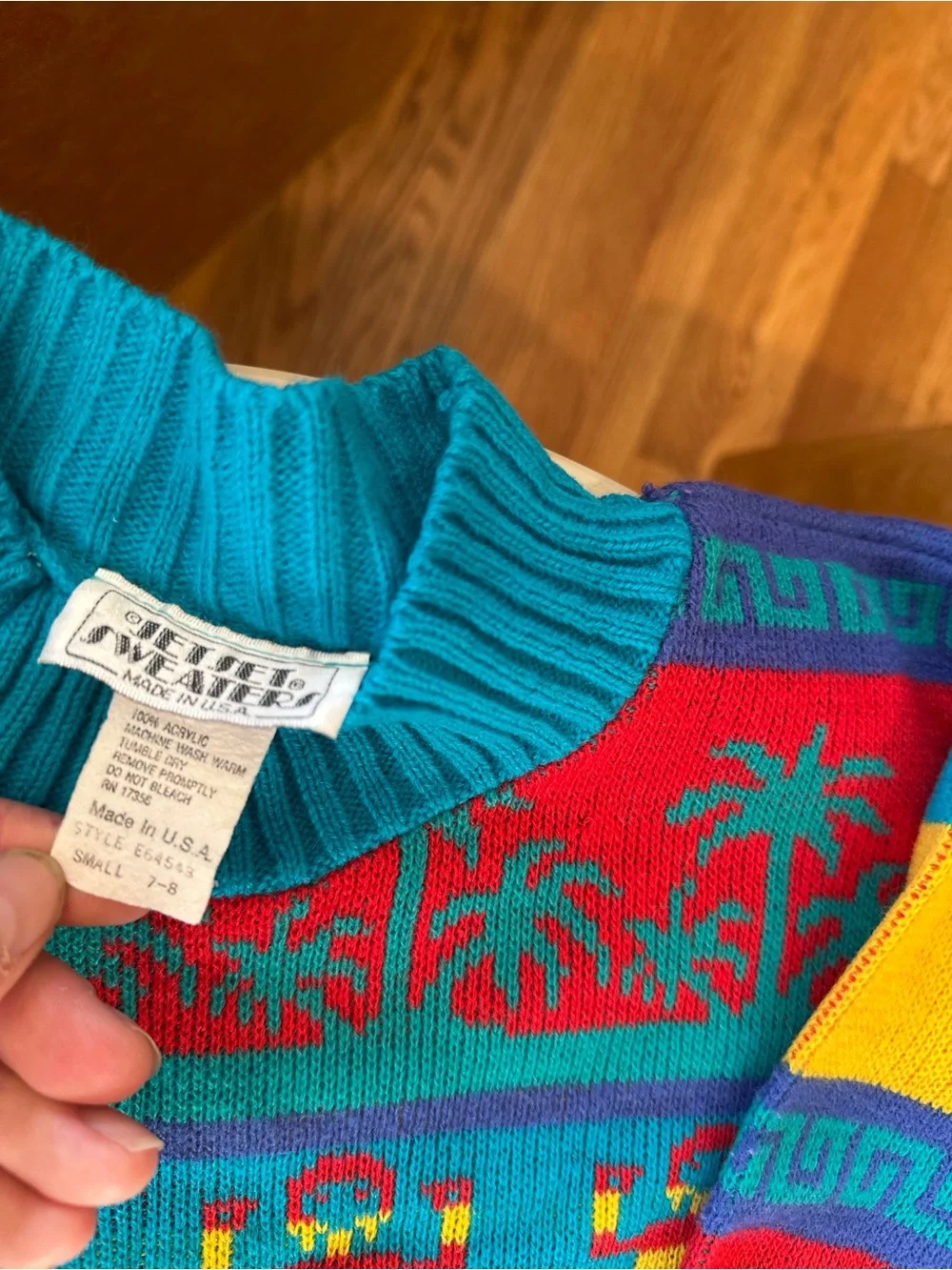 7/8 Vintage Sweater Southwestern/Egyptian-inspired novelty geometric 80s jet set